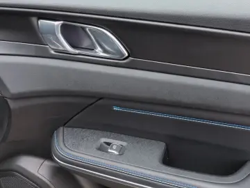 LYNC AND CO 01 PHEV 360 LED Panorama ACC BLIS