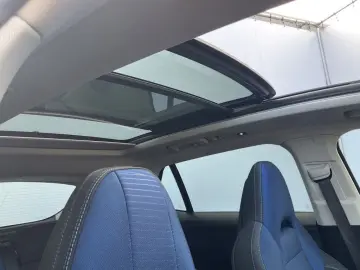 LYNC AND CO 01 1.5 262pk PHEV Adapt.Cruise Panodak Carplay M