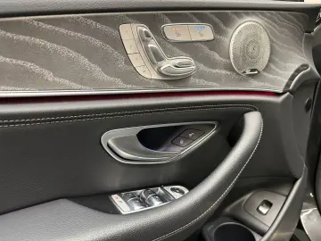 MERCEDES-BENZ E300 de  1. HAND LUXURY PAKET MEMORY