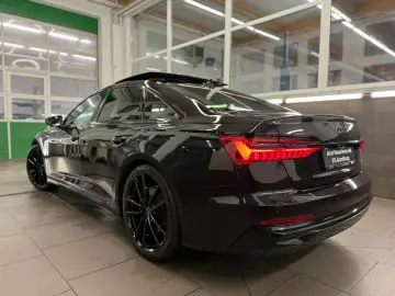 AUDI A6 Lim. 5 J. Garantie S-line Black Pano B&O LED