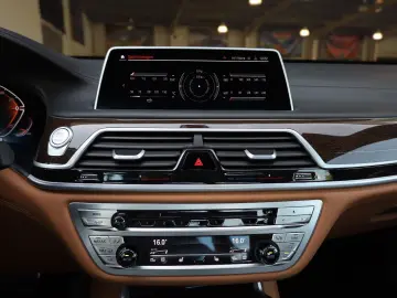 BMW 730d 360  HUD SHZ DAB AIRMATIC HarmanKardon R19
