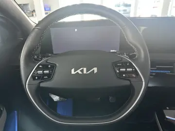 KIA EV6 GT-Line PANO MERIDIAN HUD SHZ ACC 360  BLACK