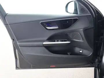MERCEDES-BENZ C 180 Avantgarde Advanced AHK LED Kamera Navi