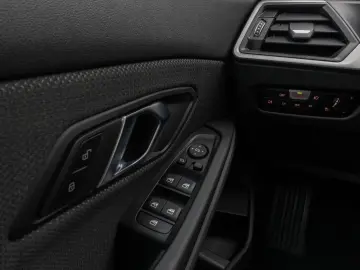 BMW 318i DAB PDC Widscreen Geschwindigkeitsreg LED