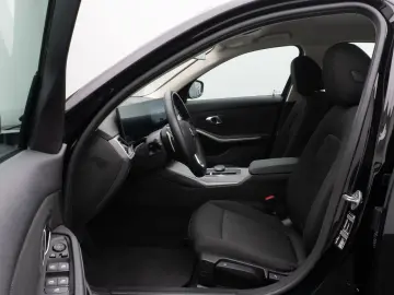 BMW 318i DAB PDC Widscreen Geschwindigkeitsreg LED