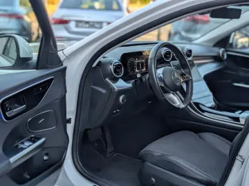 MERCEDES-BENZ C 220d 9G-tr. Panorama Avantgarde wenigKM 1.HD