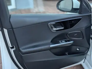 MERCEDES-BENZ C 220d 9G-tr. Panorama Avantgarde wenigKM 1.HD