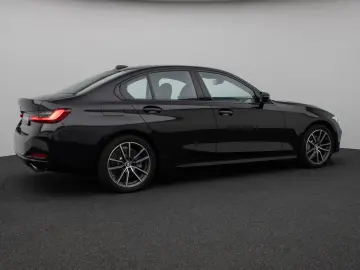 BMW 330d xD Lim. Kamera DAB Leder Alarm Sport 18Zoll