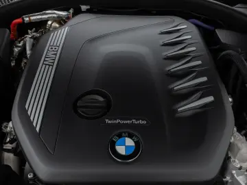BMW 330d xD Lim. Kamera DAB Leder Alarm Sport 18Zoll