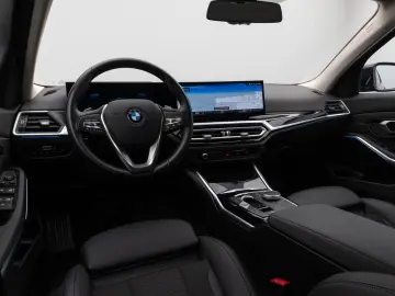 BMW 330d xD Lim. Kamera DAB Leder Alarm Sport 18Zoll