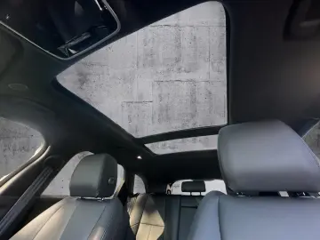 Land Rover Range Rover Velar D300 Dynamic SE Panorama Luftf