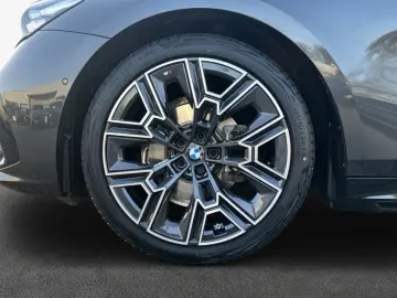 BMW 520d Aut. HiFi  LED  SHZ  Pano  Harman Kardon
