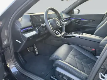 BMW 520d Aut. HiFi  LED  SHZ  Pano  Harman Kardon