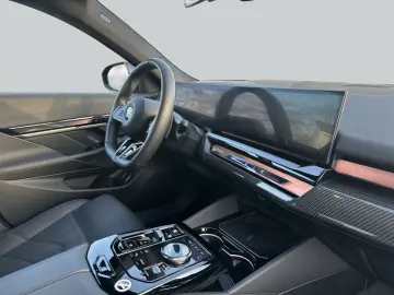 BMW 520d Aut. HiFi  LED  SHZ  Pano  Harman Kardon