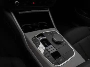 BMW 318i DAB PDC Widscreen Geschwindigkeitsreg LED