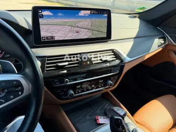 BMW 520d x Drive SAG M PAKET VIR LASER HEAD-UP KAMER