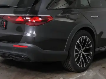 MERCEDES-BENZ E 220 d 4M T All-Terrain Avantgarde Ni…