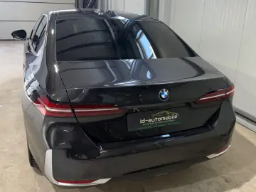 BMW 520i Limousine  Head-UP  Bowers&Wilkins  1 Hand
