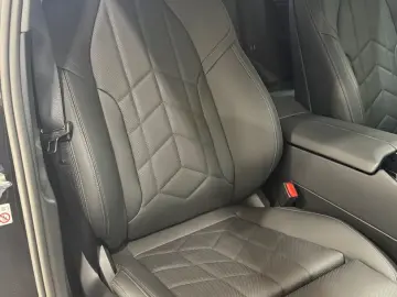 BMW 520i Limousine  Head-UP  Bowers&Wilkins  1 Hand