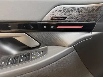 BMW 520i Limousine  Head-UP  Bowers&Wilkins  1 Hand