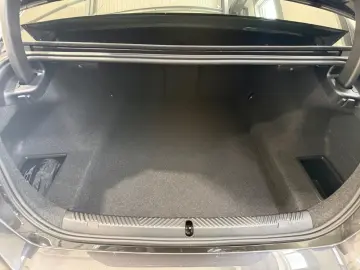 BMW 520i Limousine  Head-UP  Bowers&Wilkins  1 Hand