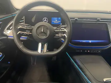 MERCEDES-BENZ E 220 d AMG Adv.Plus Burm. Distr LED P…