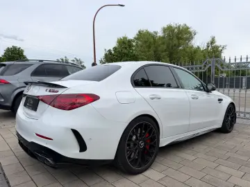 MERCEDES-BENZ C 63 AMG S E Perf AERO CARBON PANO HUD…