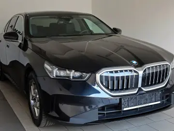 BMW 520d  Travel Innov. Pak Panorama HUD  AHK el  WR