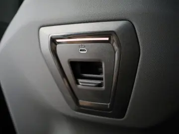 BMW 520d  Travel Innov. Pak Panorama HUD  AHK el  WR