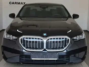 BMW 520d  Travel Innov. Pak Panorama HUD  AHK el  WR