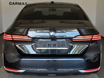 BMW 520d  Travel Innov. Pak Panorama HUD  AHK el  WR