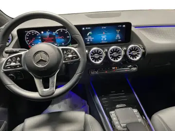 MERCEDES-BENZ EQA 300 4matic Progressive AMG-Räder L…