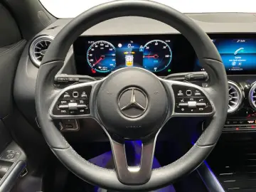 MERCEDES-BENZ EQA 300 4matic Progressive AMG-Räder L…