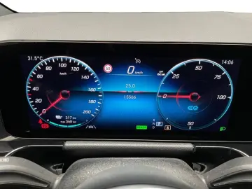 MERCEDES-BENZ EQA 300 4matic Progressive AMG-Räder L…