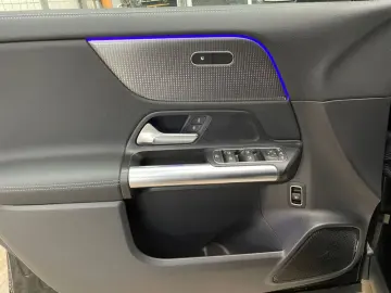 MERCEDES-BENZ EQA 300 4matic Progressive AMG-Räder L…