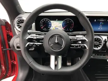 MERCEDES-BENZ CLA 200 d Coupe AMG AMG MBUX MBeam Night AHK