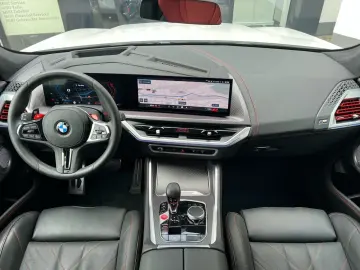 BMW XM Performance  anul 2024  748 CP.