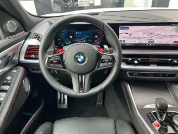 BMW XM Performance  anul 2024  748 CP.