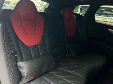 BMW XM Performance  anul 2024  748 CP.