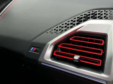 BMW XM Performance  anul 2024  748 CP.