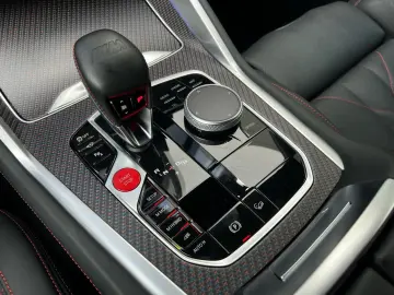 BMW XM Performance  anul 2024  748 CP.