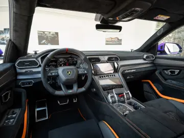 LAMBORGHINI URUS PERFORMANTE FULL Carbon 23