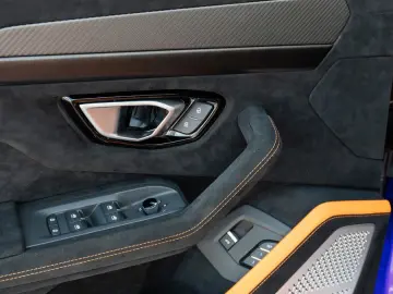 LAMBORGHINI URUS PERFORMANTE FULL Carbon 23