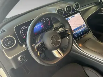 MERCEDES-BENZ C 180 AMG AUT Kam. KeyLess KlimaA LED PDC SHZ