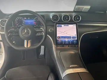 MERCEDES-BENZ C 180 AMG AUT Kam. KeyLess KlimaA LED PDC SHZ