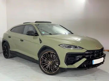 LAMBORGHINI Urus SE VERDE TURBINE LUCIDO PPF B&O 3D 23