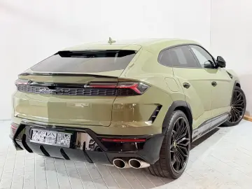 LAMBORGHINI Urus SE VERDE TURBINE LUCIDO PPF B&O 3D 23