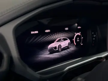 LAMBORGHINI Urus SE VERDE TURBINE LUCIDO PPF B&O 3D 23