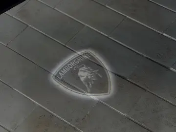 LAMBORGHINI Urus SE VERDE TURBINE LUCIDO PPF B&O 3D 23