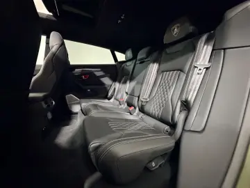 LAMBORGHINI Urus SE VERDE TURBINE LUCIDO PPF B&O 3D 23